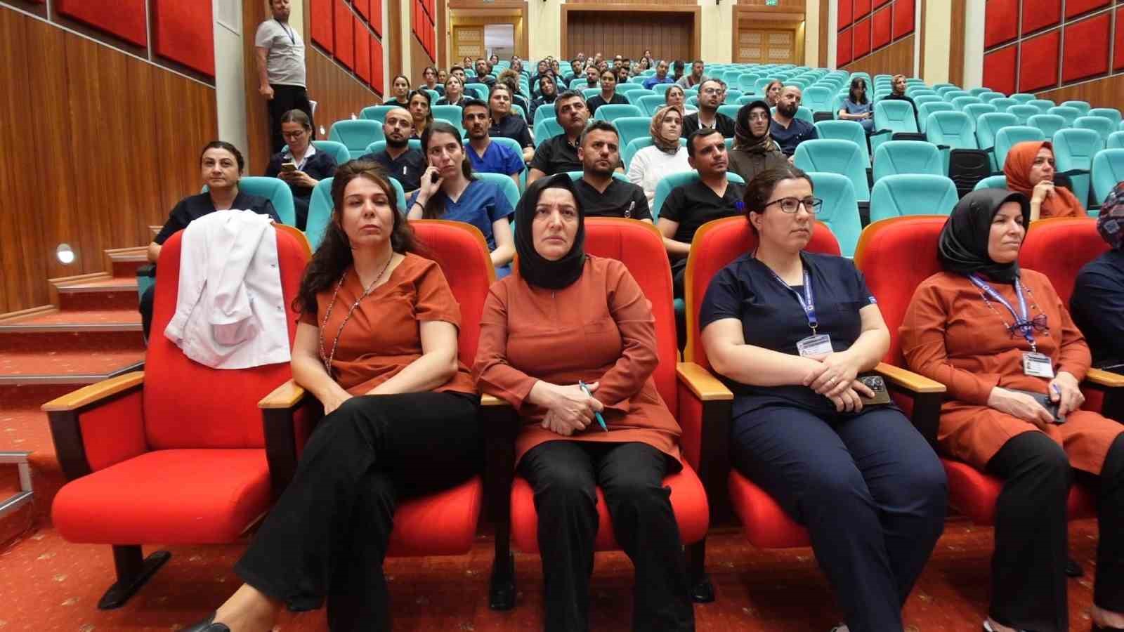 Elazığ’da sağlık çalışanlarına KKKA eğitimi