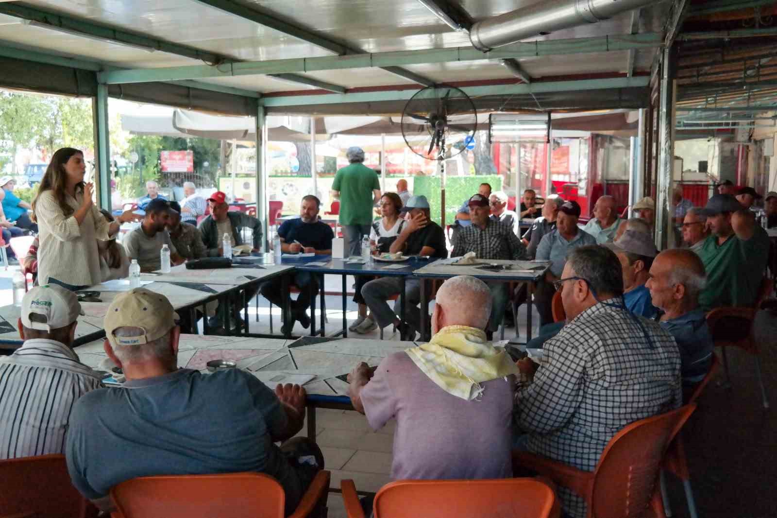 Saruhanlılı üreticilere "Akıllı Tarım ve Yapay Zeka" eğitimi