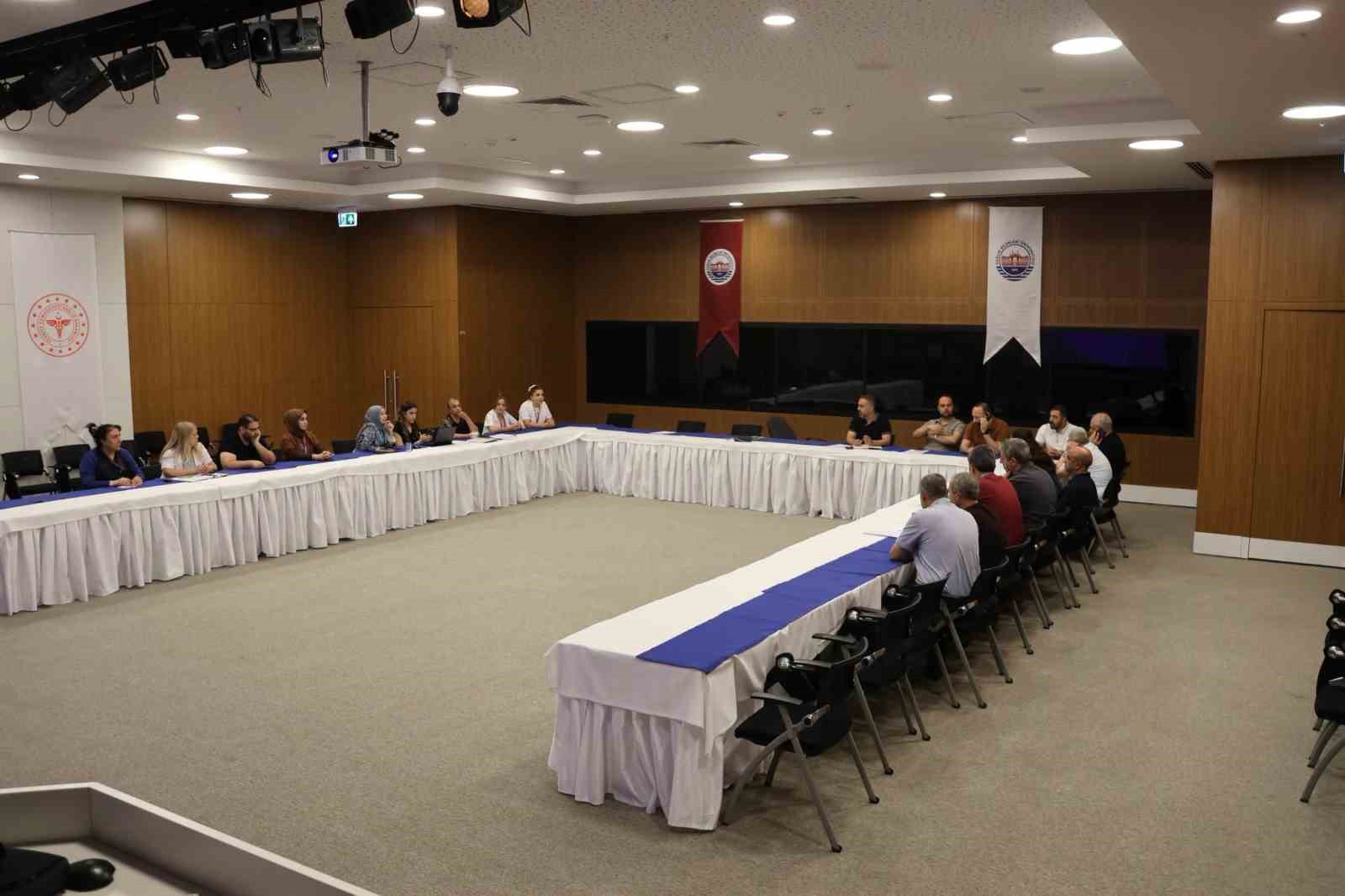 Fethi Sekin Şehir Hastanesi’nde çalışan memnuniyeti ele alındı