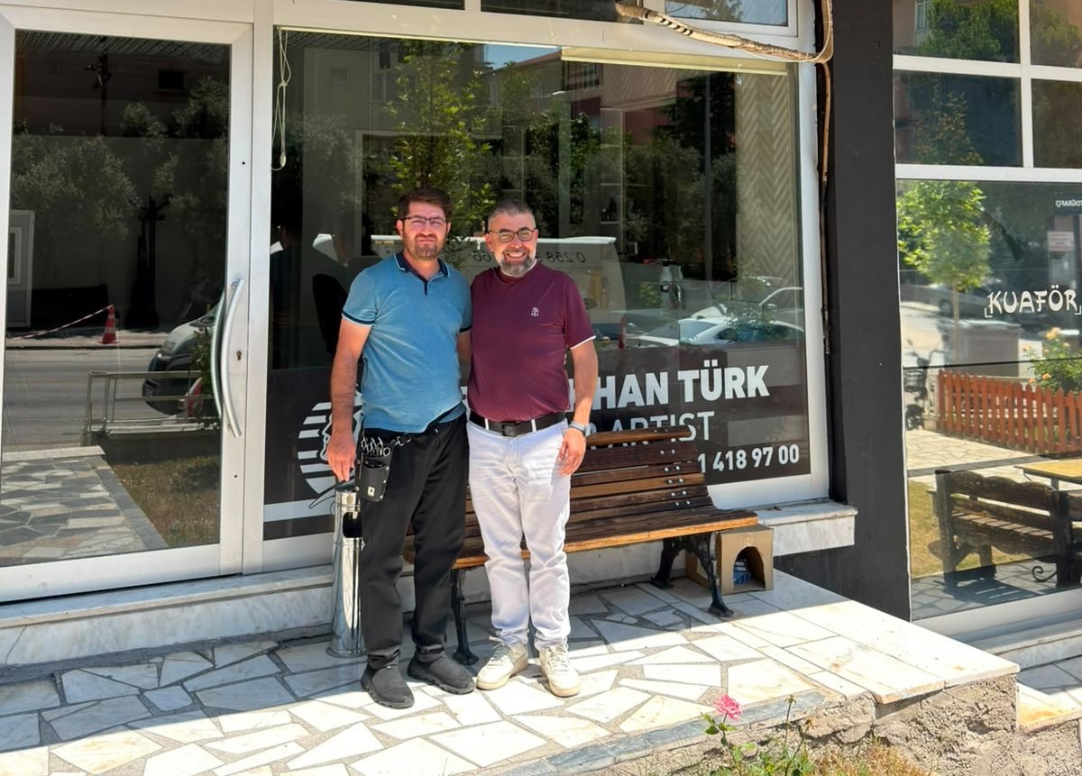 AK Parti Denizli İl Teşkilatı berber esnafına ziyaretlerde bulundu