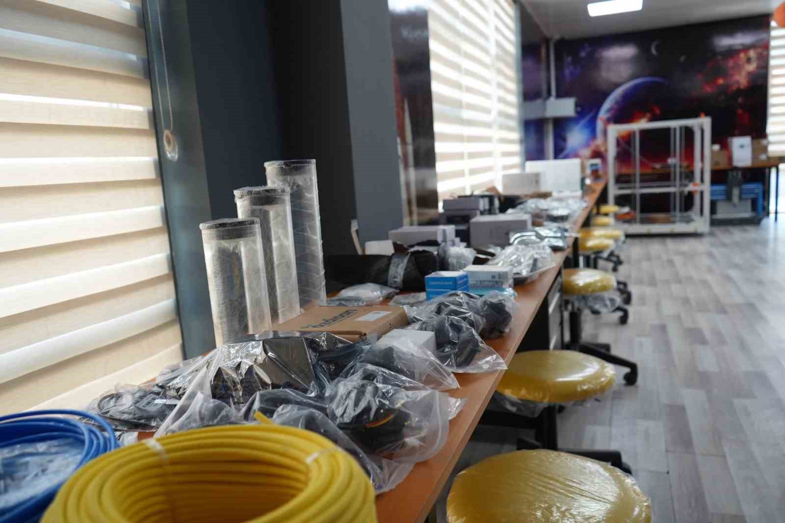 Muğla Gençlik Merkezi uzay ve havacılık atölyesi kapılarını açıyor