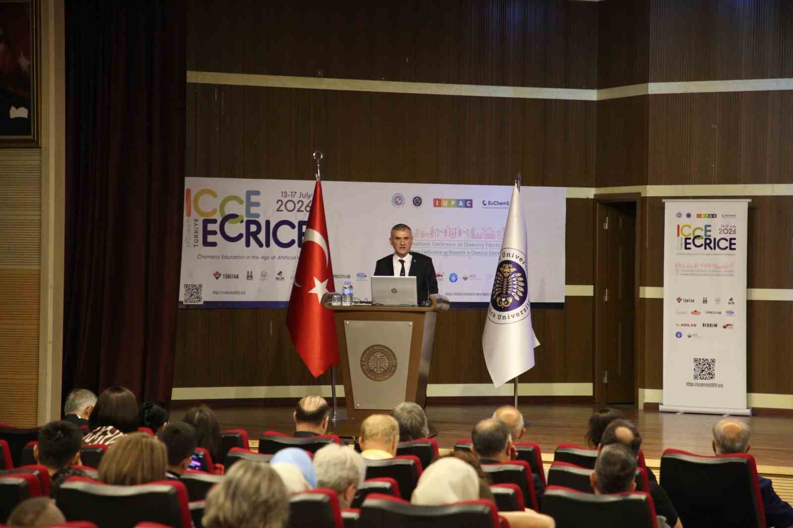 Yapay zekâ çağında kimya eğitiminin kalbi Erzurum’da attı