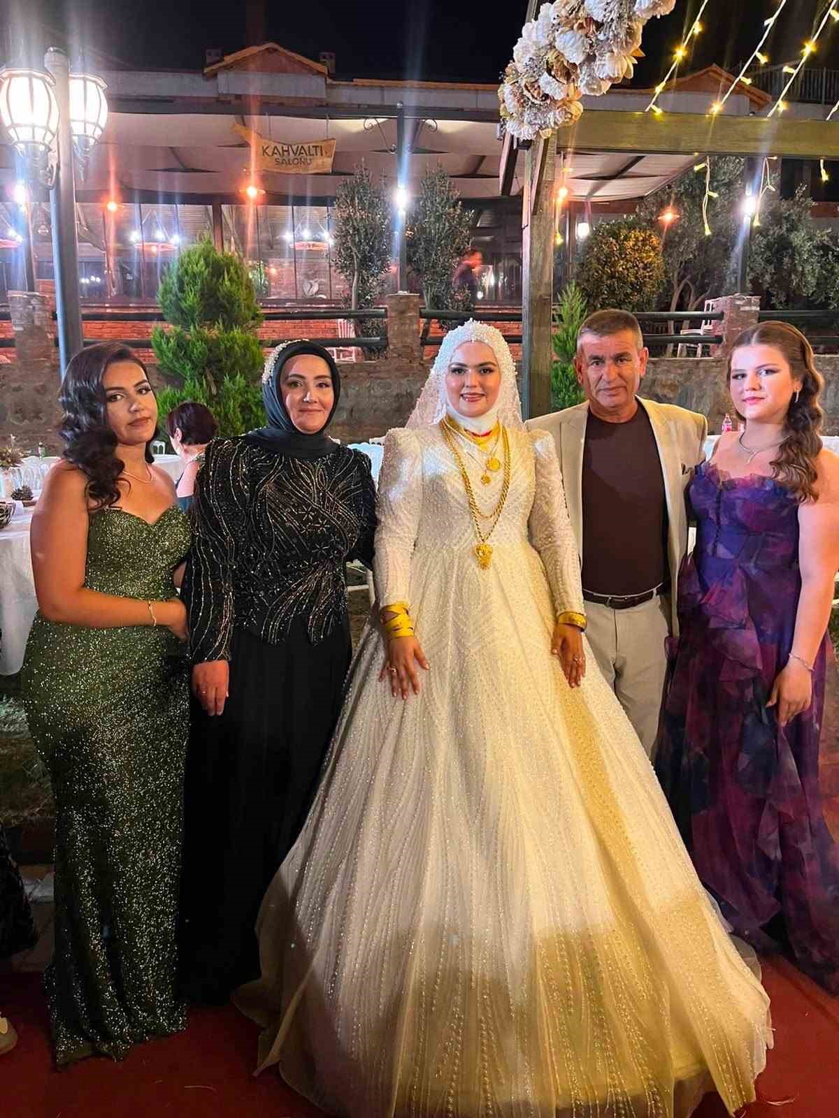 Burhaniye’de kadın muhtarın mutlu günü
