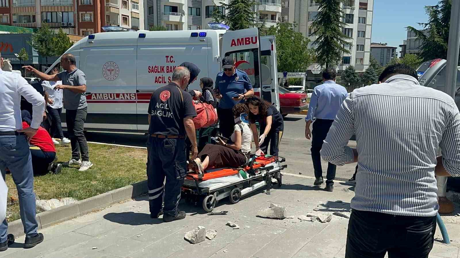 Elazığ’da otomobiller çarpıştı: 5 yaralı