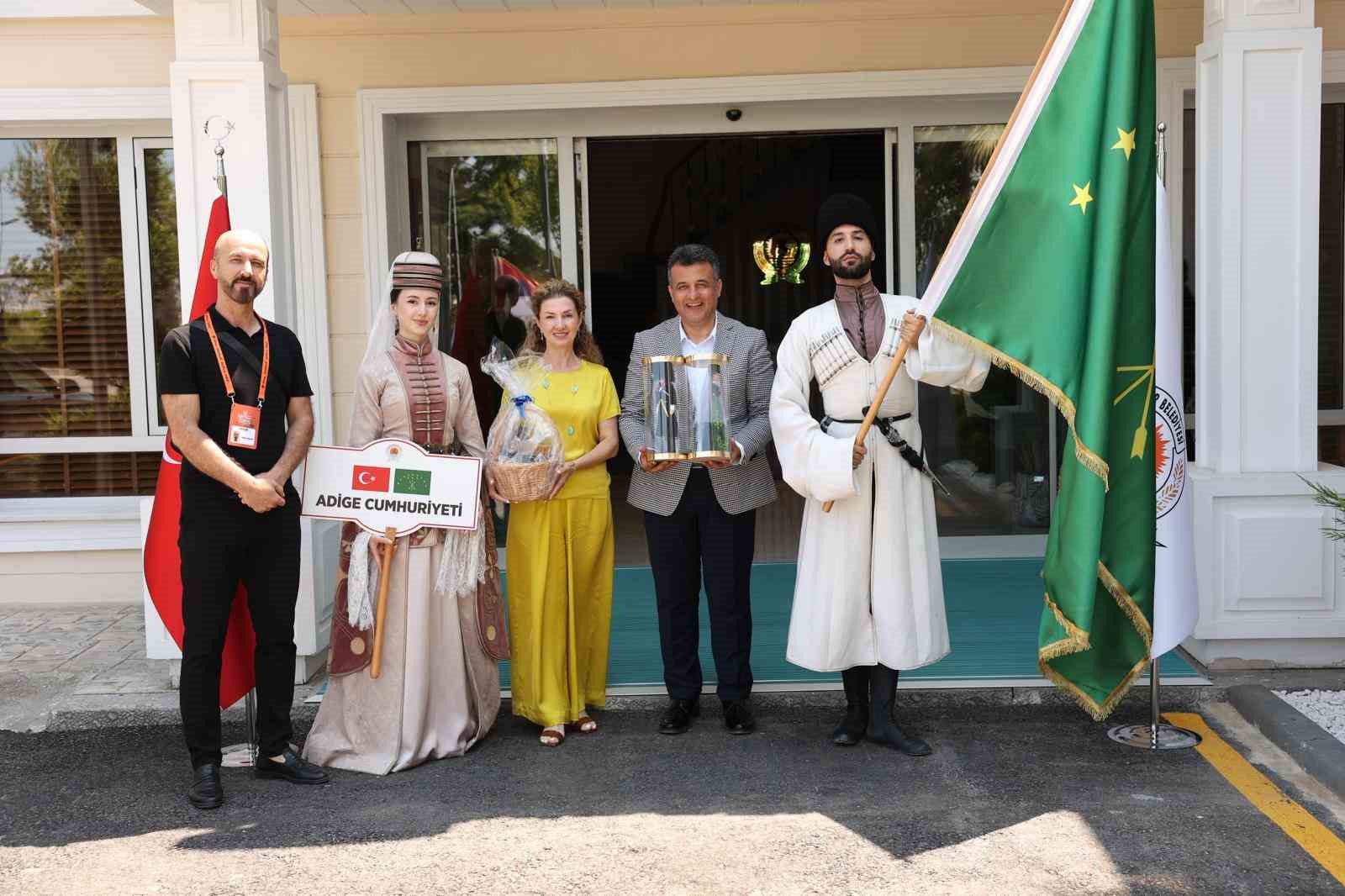 12 ülkenin halk dansları ekipleri Samsun’da