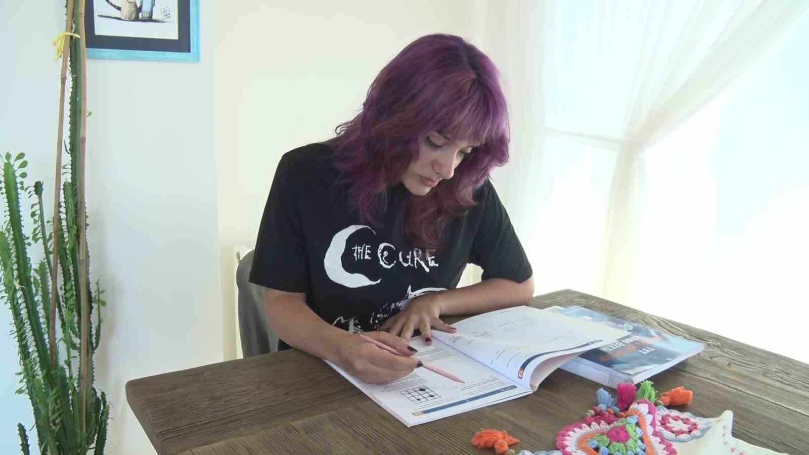 YDS Almanca testi Türkiye birincisi Uyar: "Saatlerce ders çalışmaktansa daha çok düzenli çalıştım"