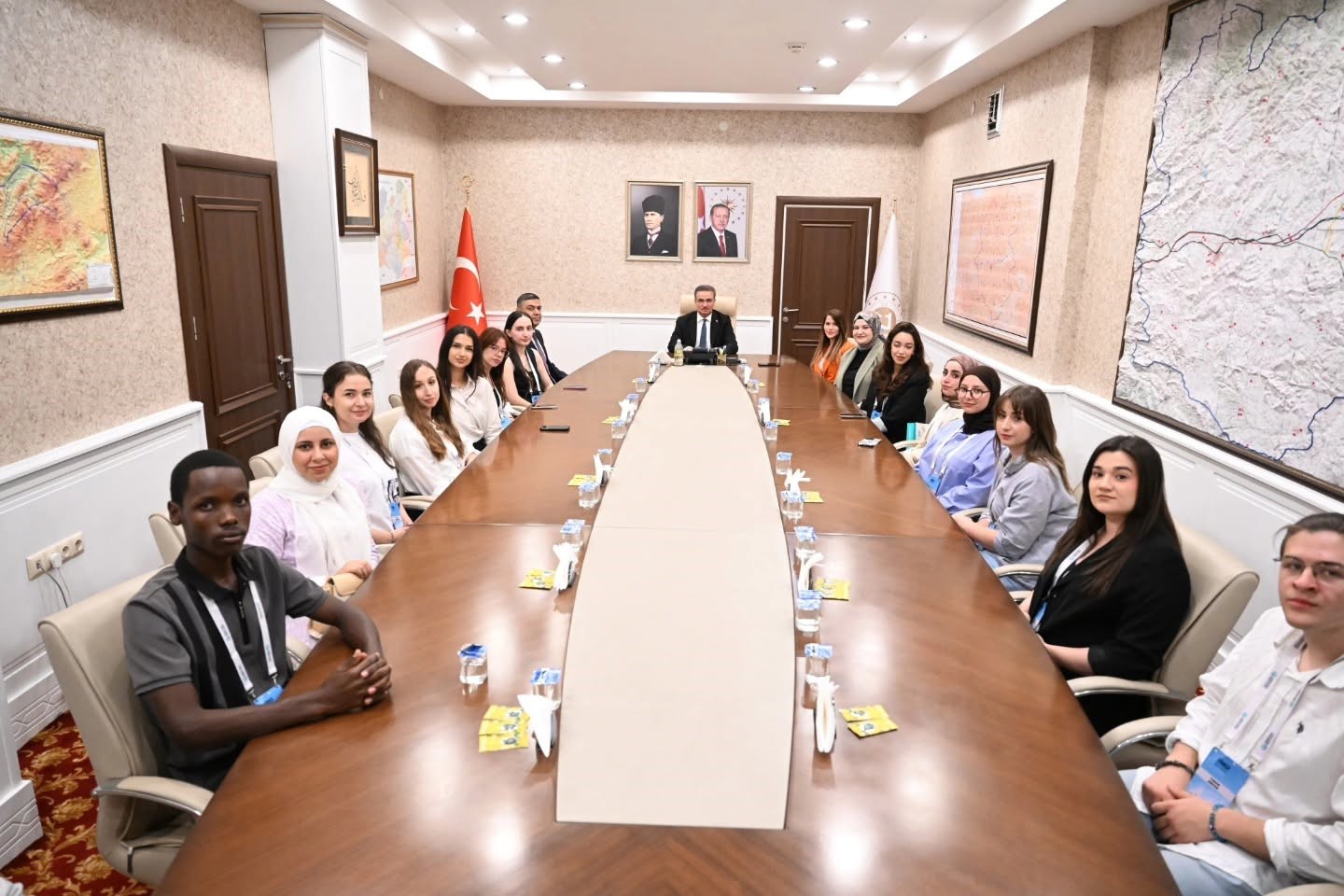 Vali Baruş, Uluslararası Tömer öğrencilerini kabul etti