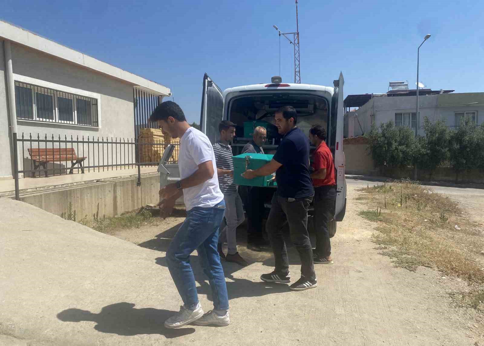 Traktörü durdurmak isterken hayatından oldu