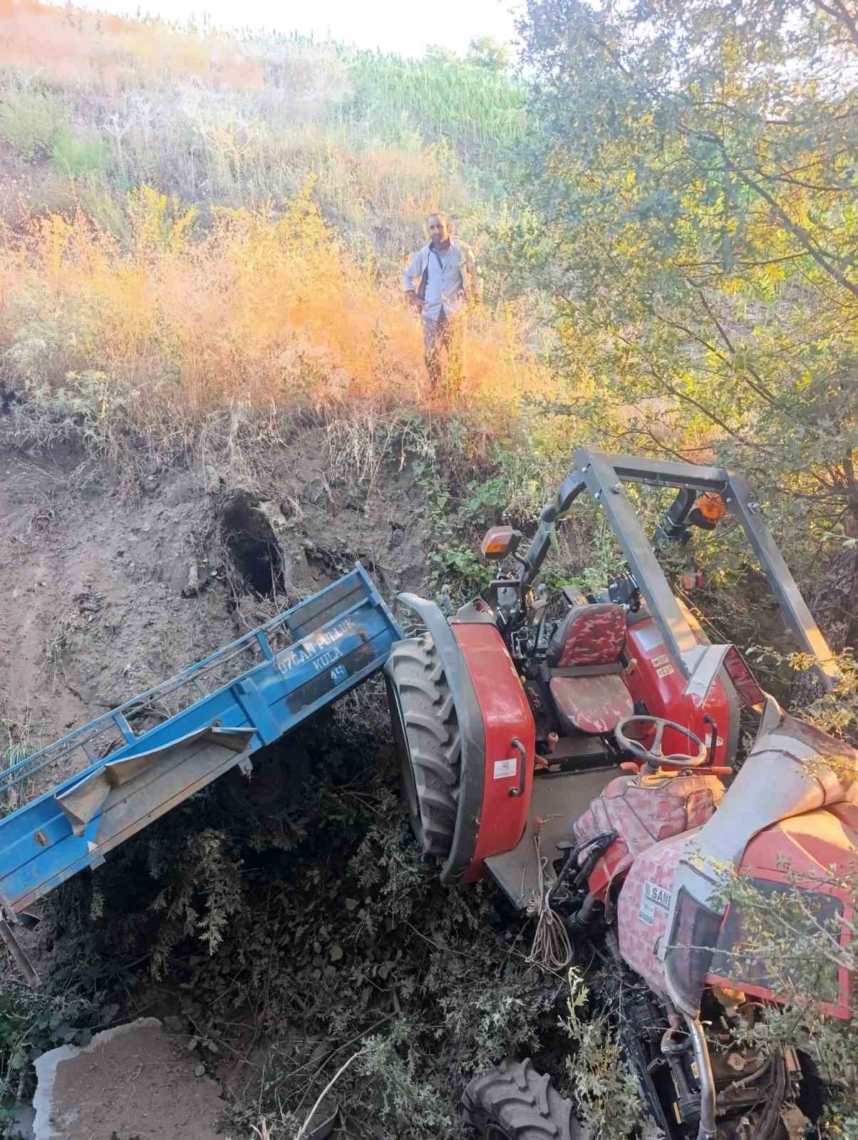 Traktörü durdurmak isterken hayatından oldu