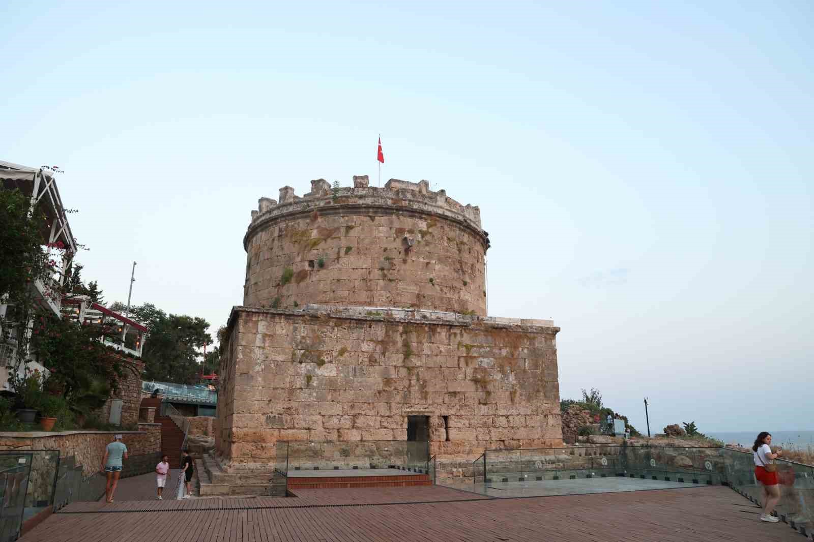 Hıdırlık Kulesi yeniden Antalyalılarla buluştu
