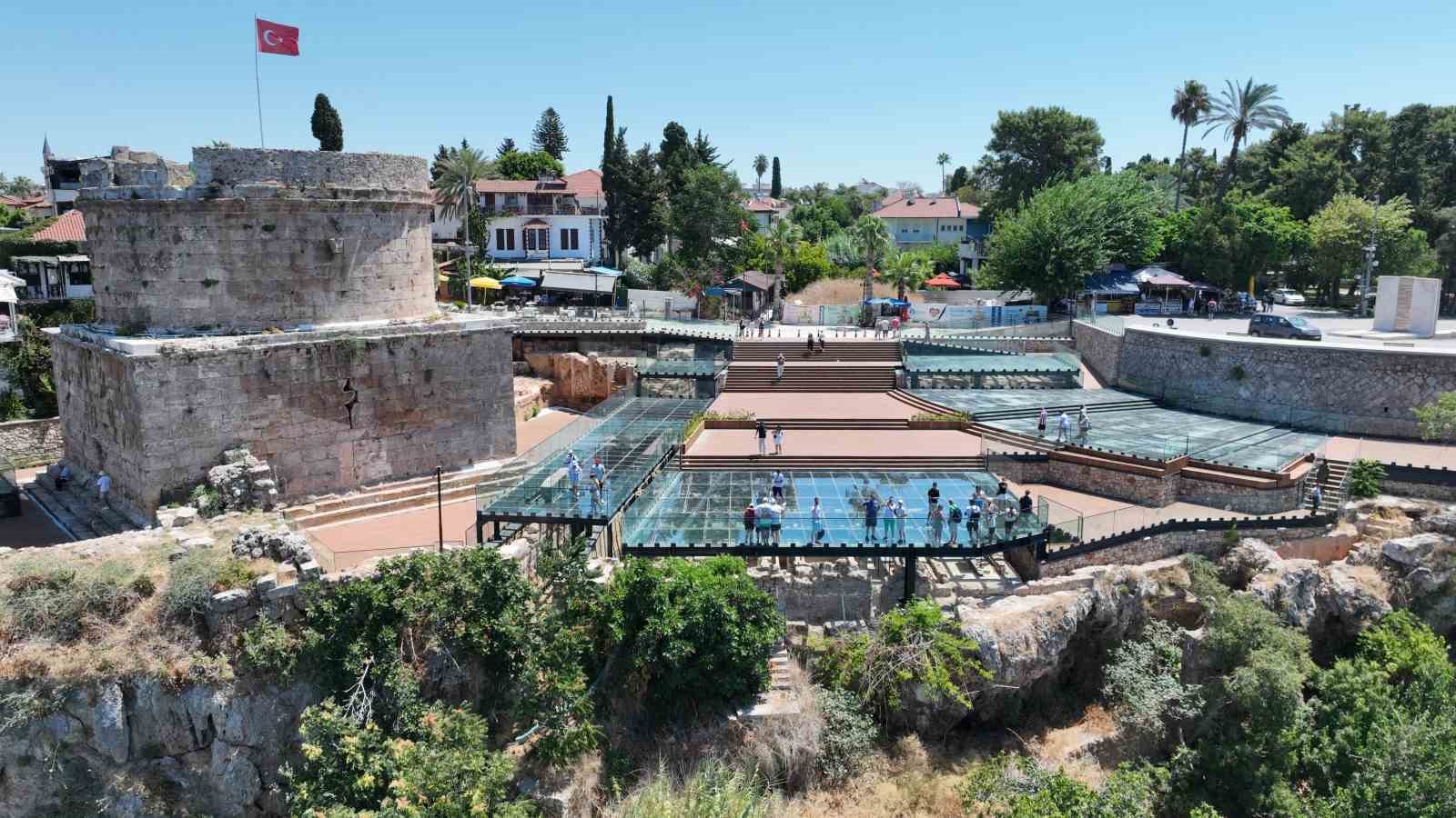 Hıdırlık Kulesi yeniden Antalyalılarla buluştu