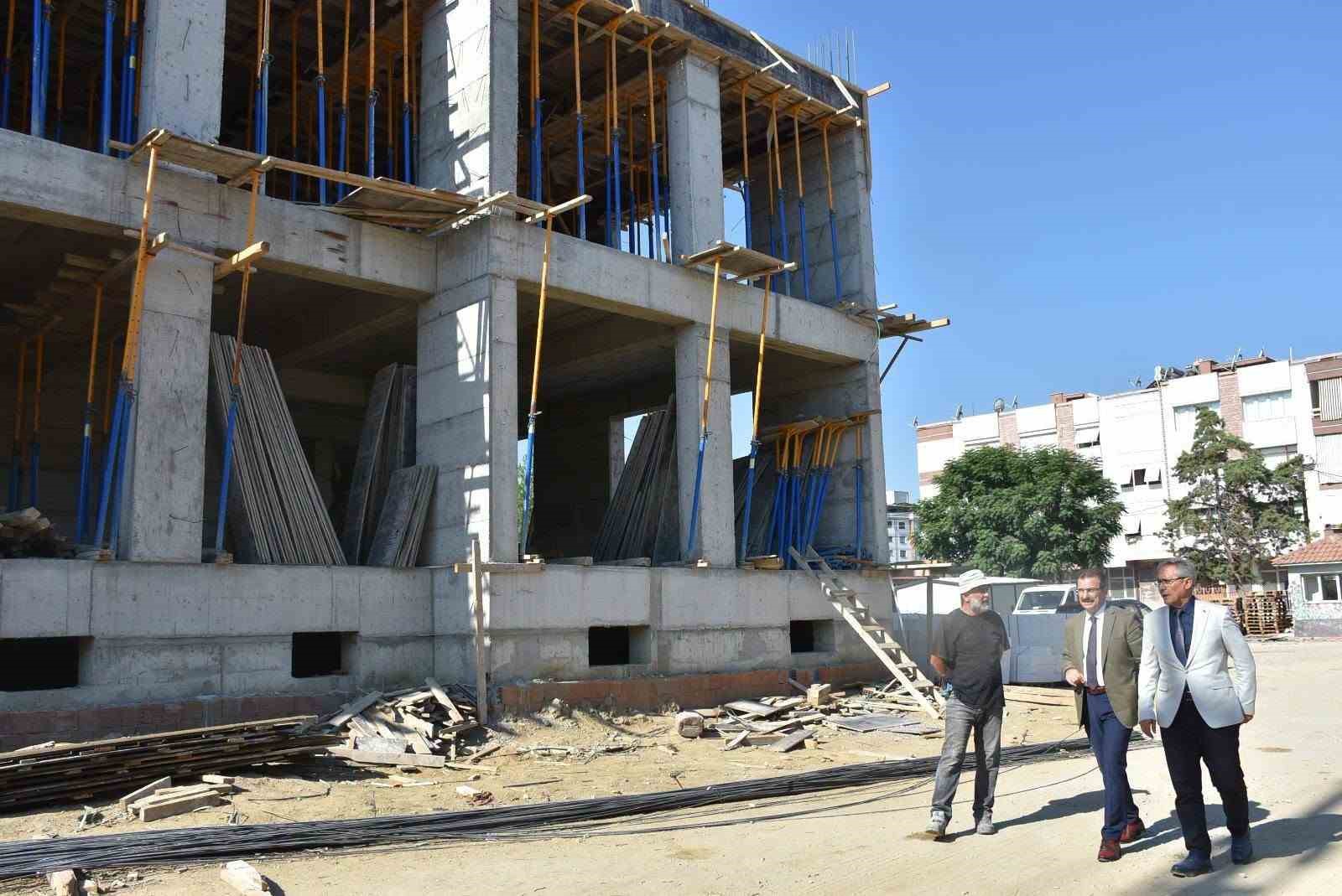 Salihli’de iki yeni okul yükseliyor