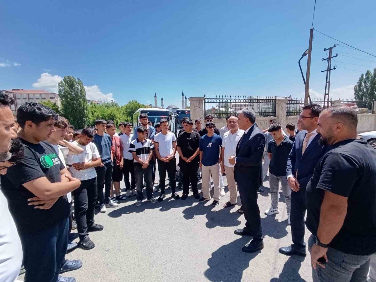 Ağrı’da "1071 Ruhundan Türkiye Yüzyılı Vizyonuna" gezi programının ilk kafilesi döndü