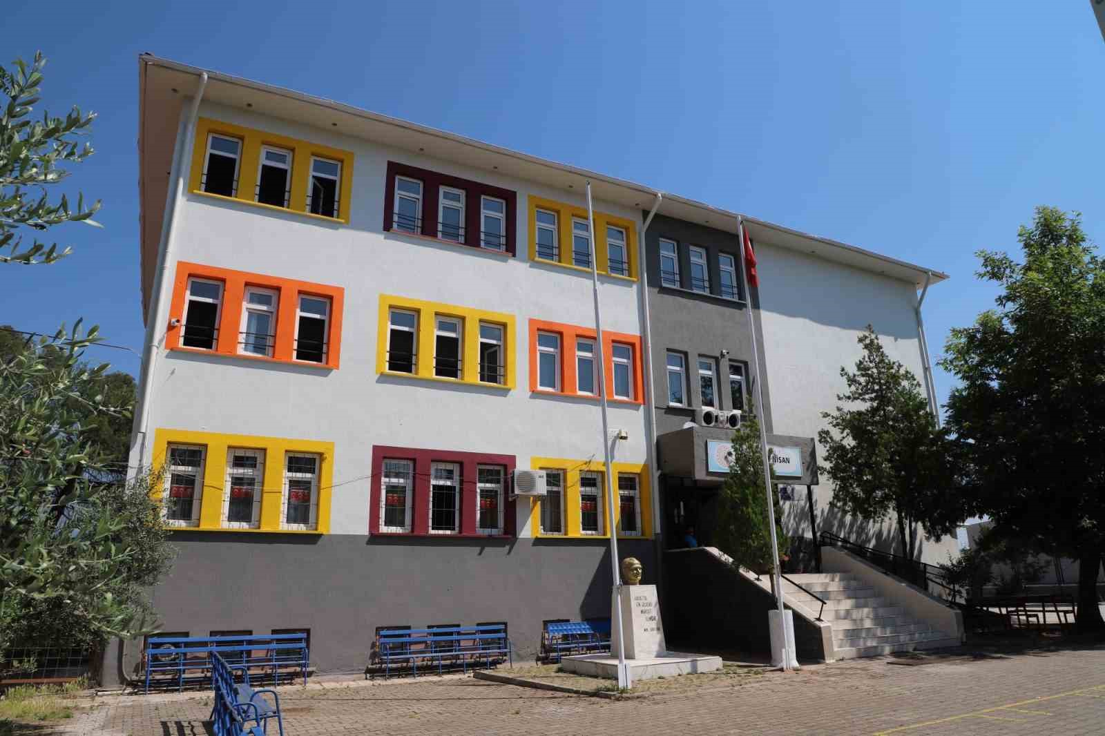 Turgutlu’da okullar ve parklar yeni döneme hazırlanıyor