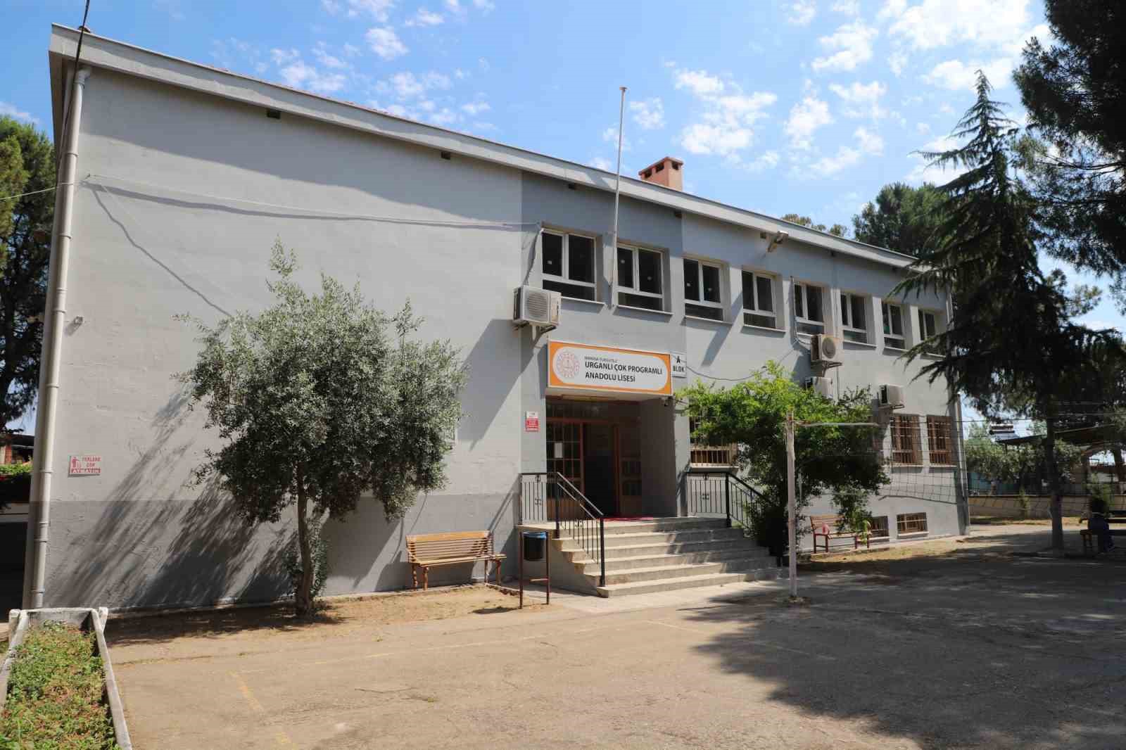 Turgutlu’da okullar ve parklar yeni döneme hazırlanıyor