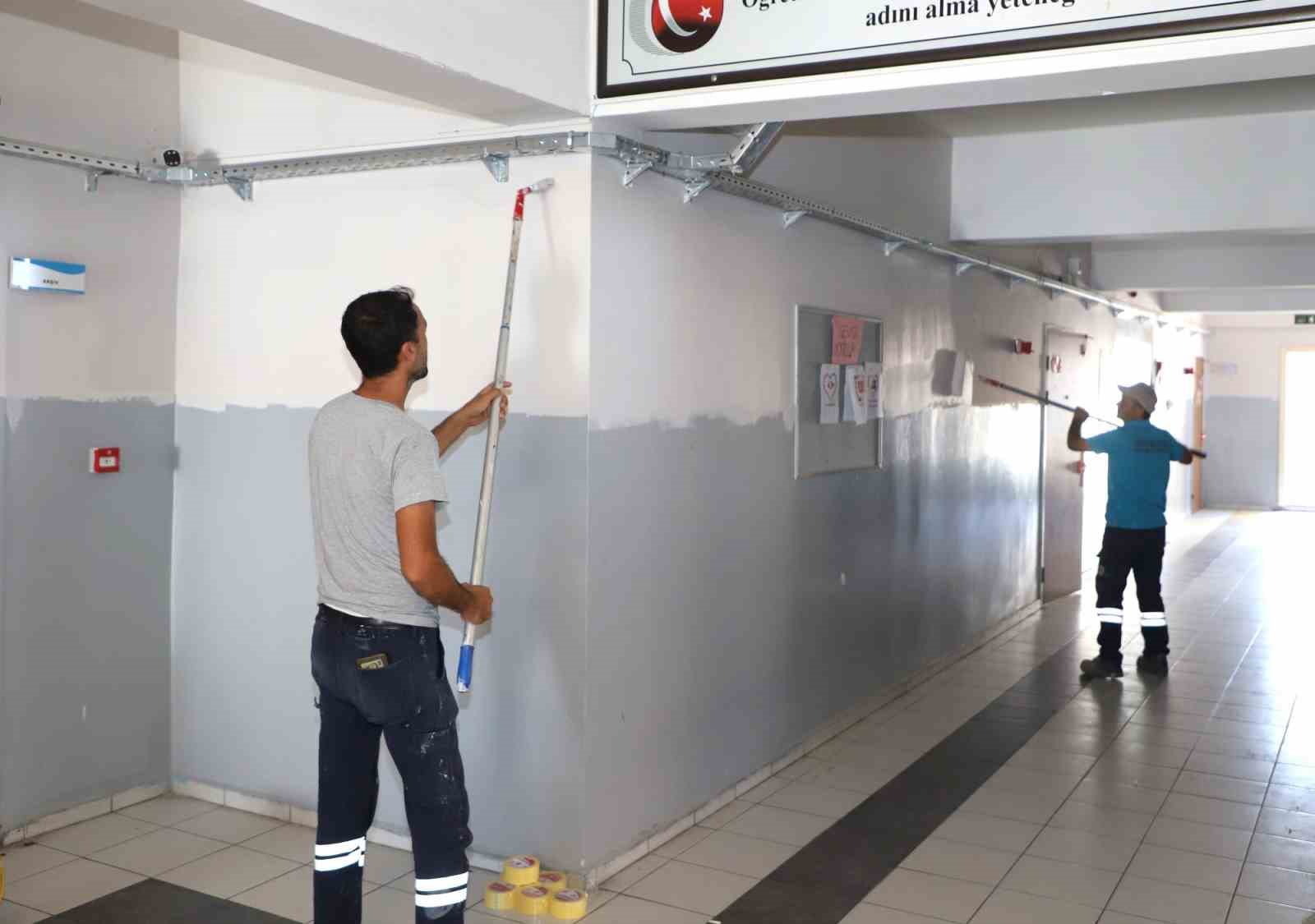 Turgutlu’da okullar ve parklar yeni döneme hazırlanıyor