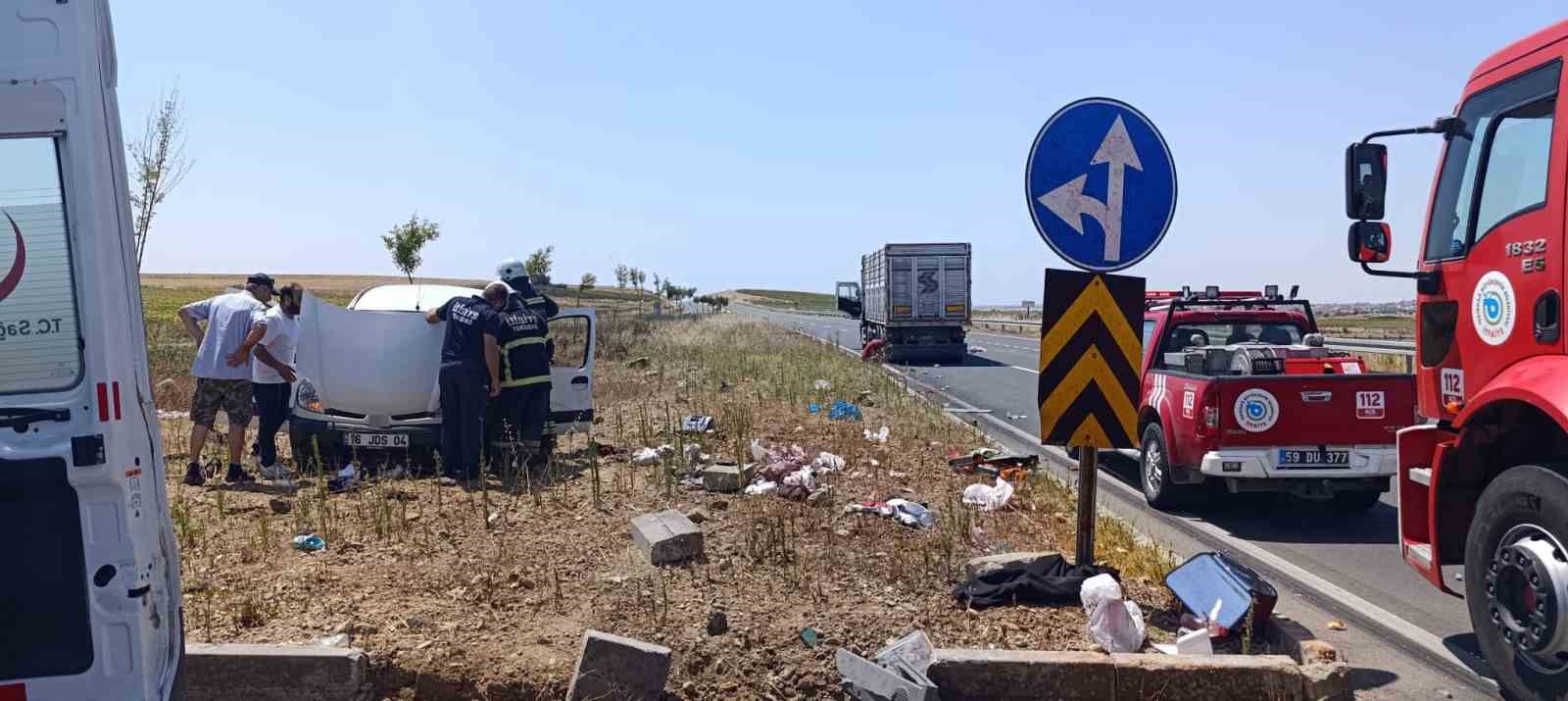 Tekirdağ’da kamyon ile otomobil çarpıştı: 2 ölü, 3 yaralı