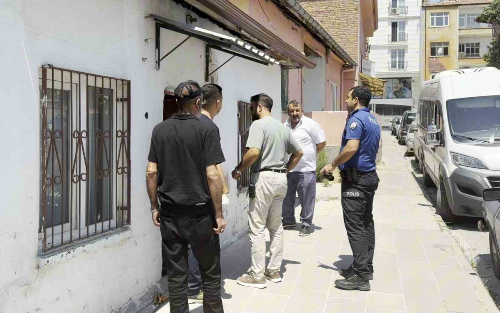 Aksaray’da bir kişi arkadaşı tarafından evinde ölü bulundu