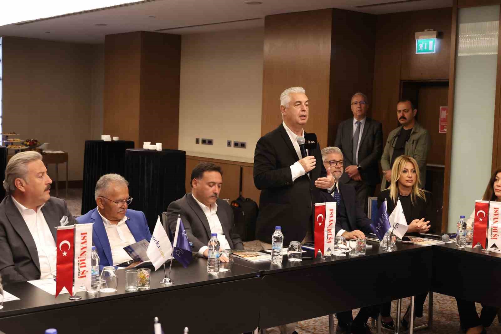 Ekonomiye Yön Verenler Zirvesi Kayseri’de yoğun katılımla gerçekleştirildi