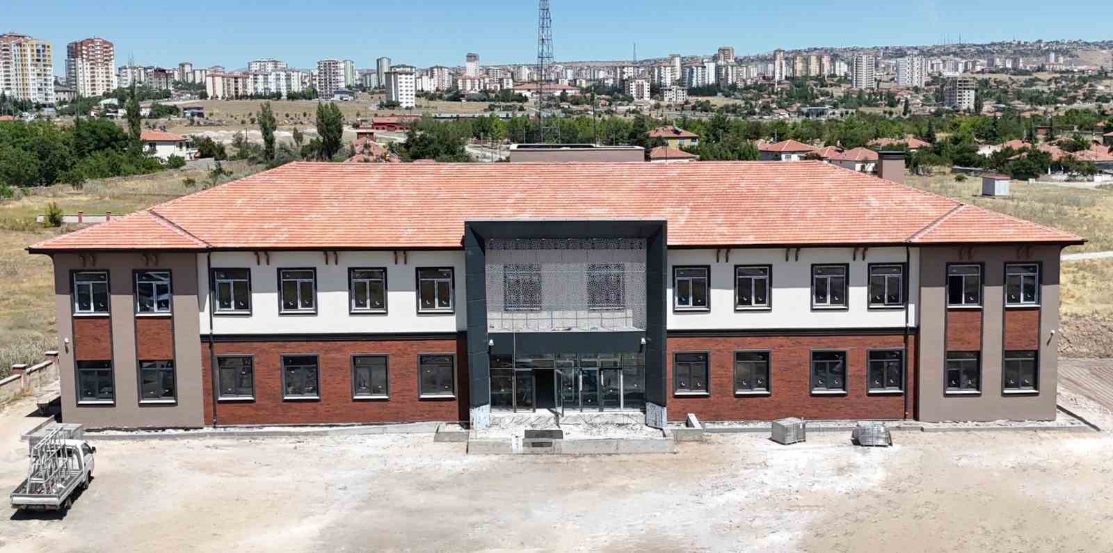 Başkan Palancıoğlu, Yıldırım Beyazıt Mahallesi’ndeki okul çalışmalarını inceledi