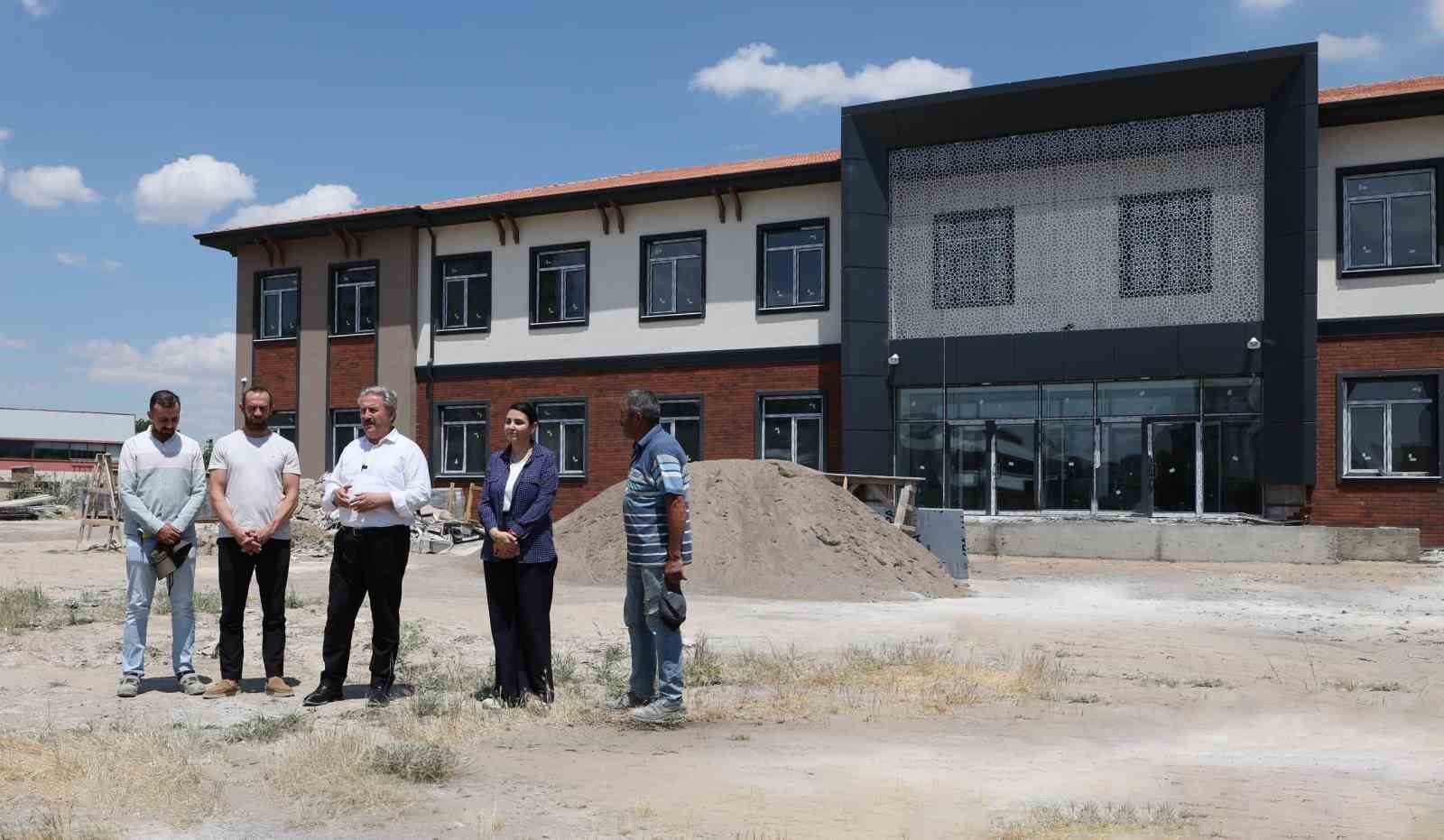 Başkan Palancıoğlu, Yıldırım Beyazıt Mahallesi’ndeki okul çalışmalarını inceledi