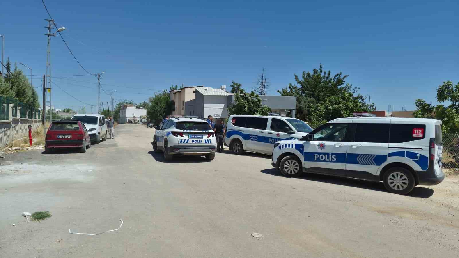 Eşya alma tartışması aileleri karşı karşıya getirdi