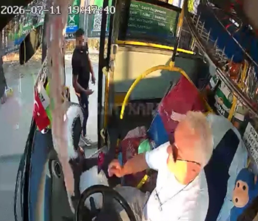Penseyi silah gibi gösterip şoförü tehdit eden yolcu yakalandı