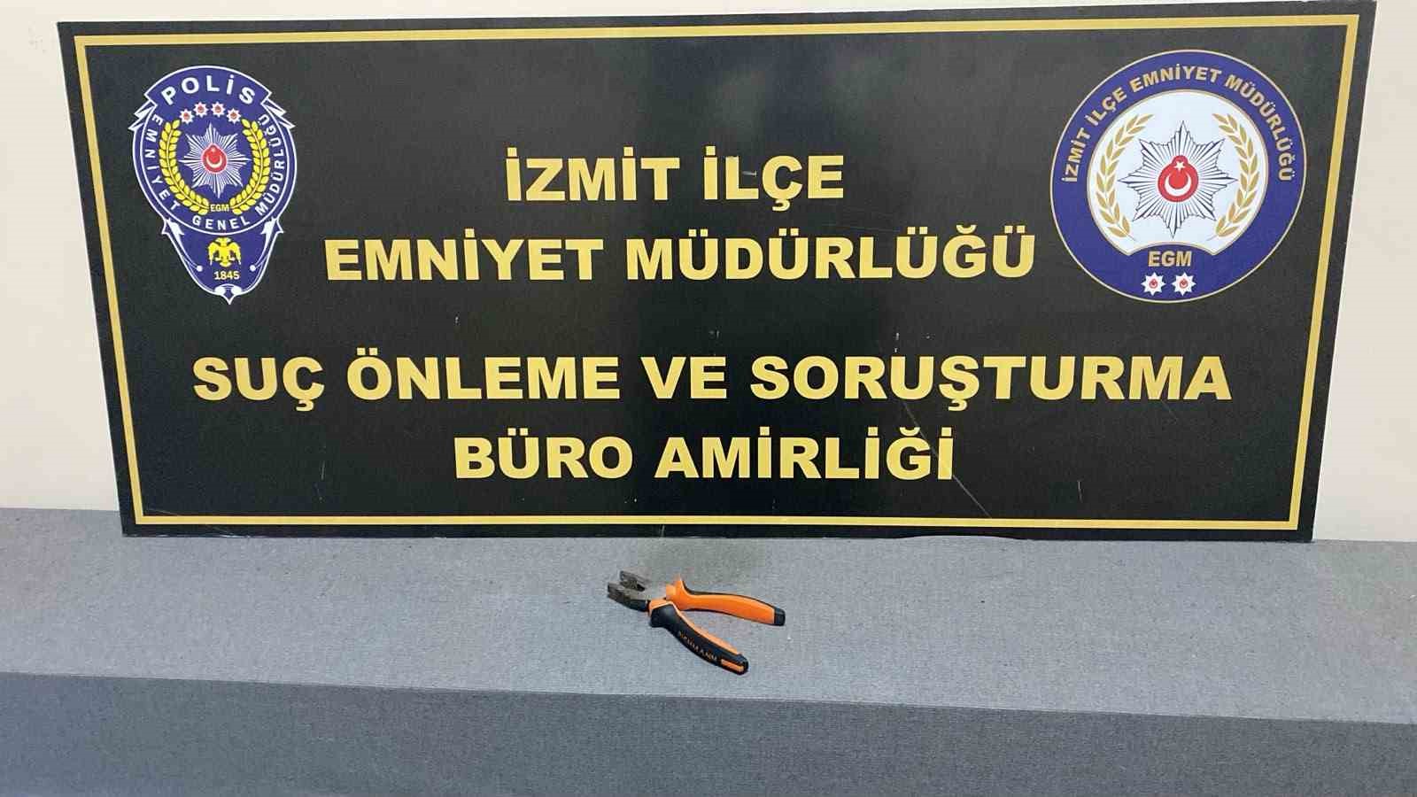 Penseyi silah gibi gösterip şoförü tehdit eden yolcu yakalandı