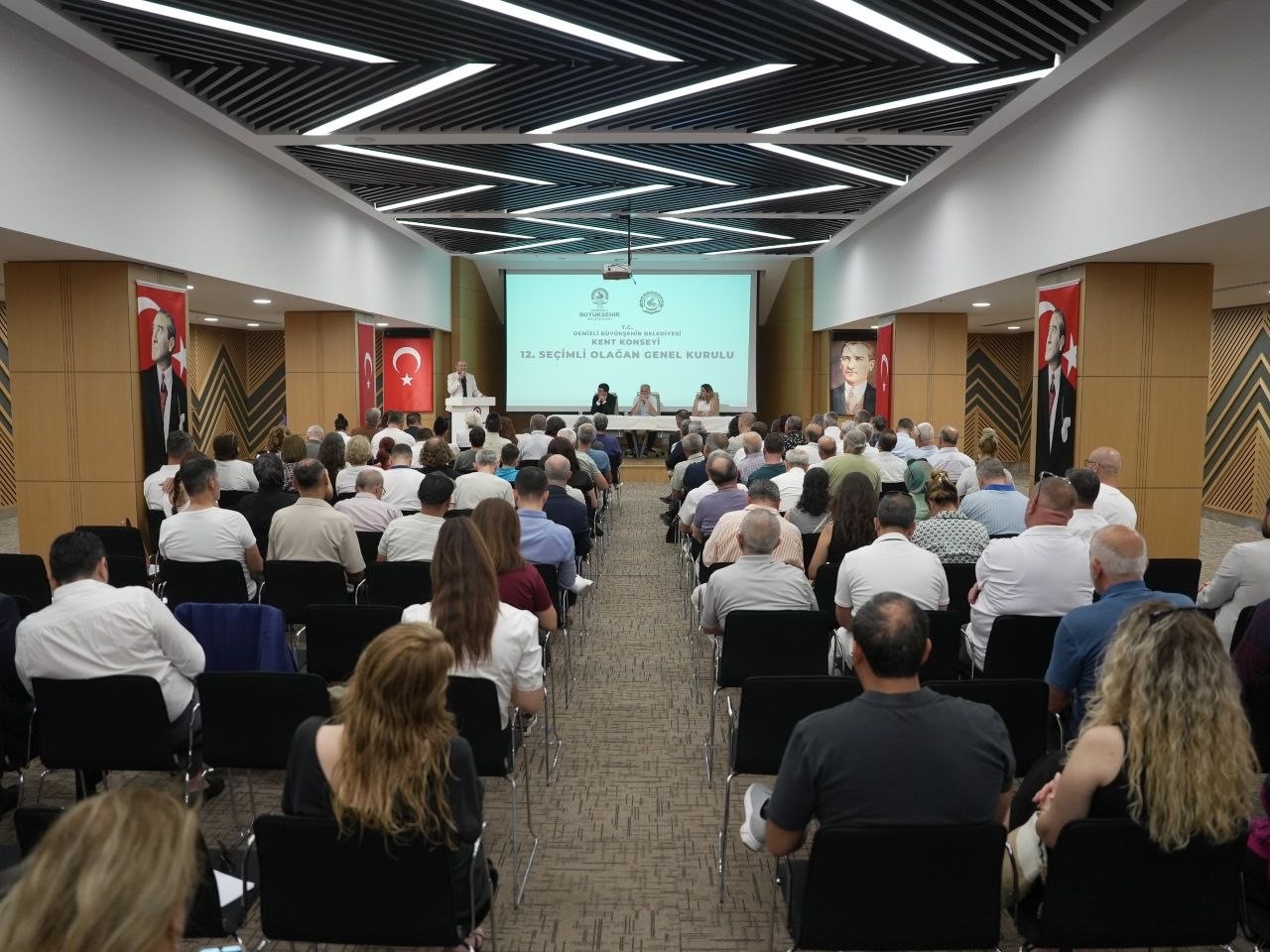 Denizli Kent Konseyinde Başkan Ali Marım güven tazeledi