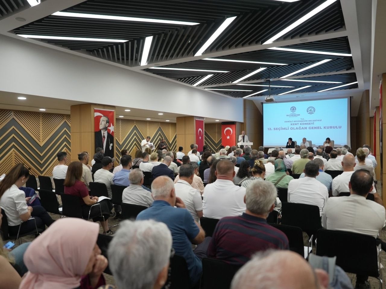 Denizli Kent Konseyinde Başkan Ali Marım güven tazeledi