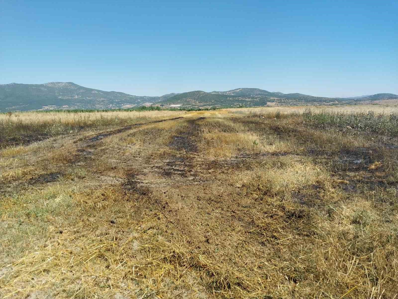 Burdur’da hasat yapan biçerdöver alevlere teslim oldu