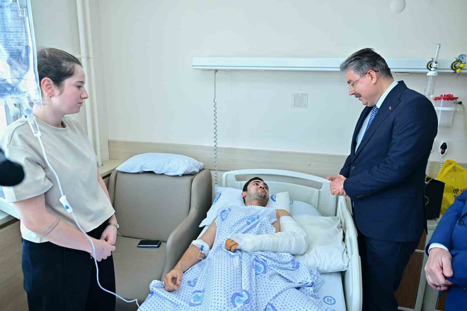 Vali Erdinç Yılmaz’dan yaralı itfaiyecilere ziyaret