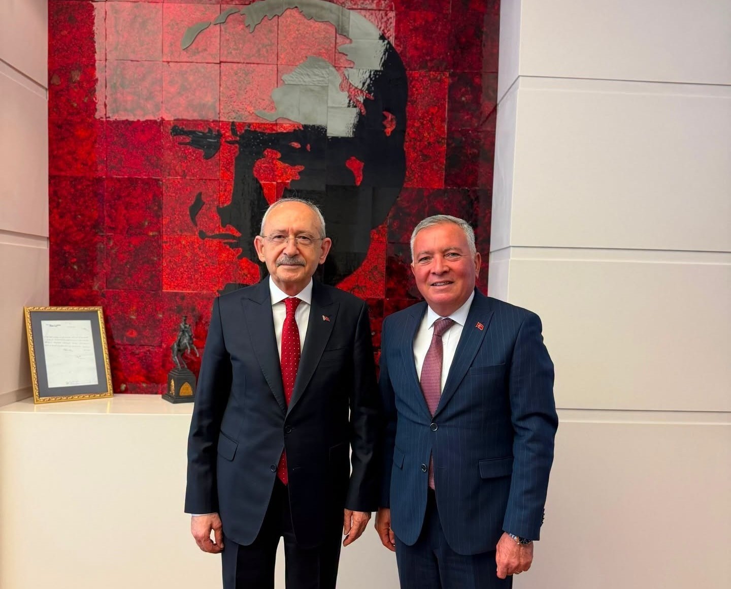 CHP Genel Merkezini ziyaret eden Başkan Kepenek’ten Kılıçdaroğlu’na destek mesajı