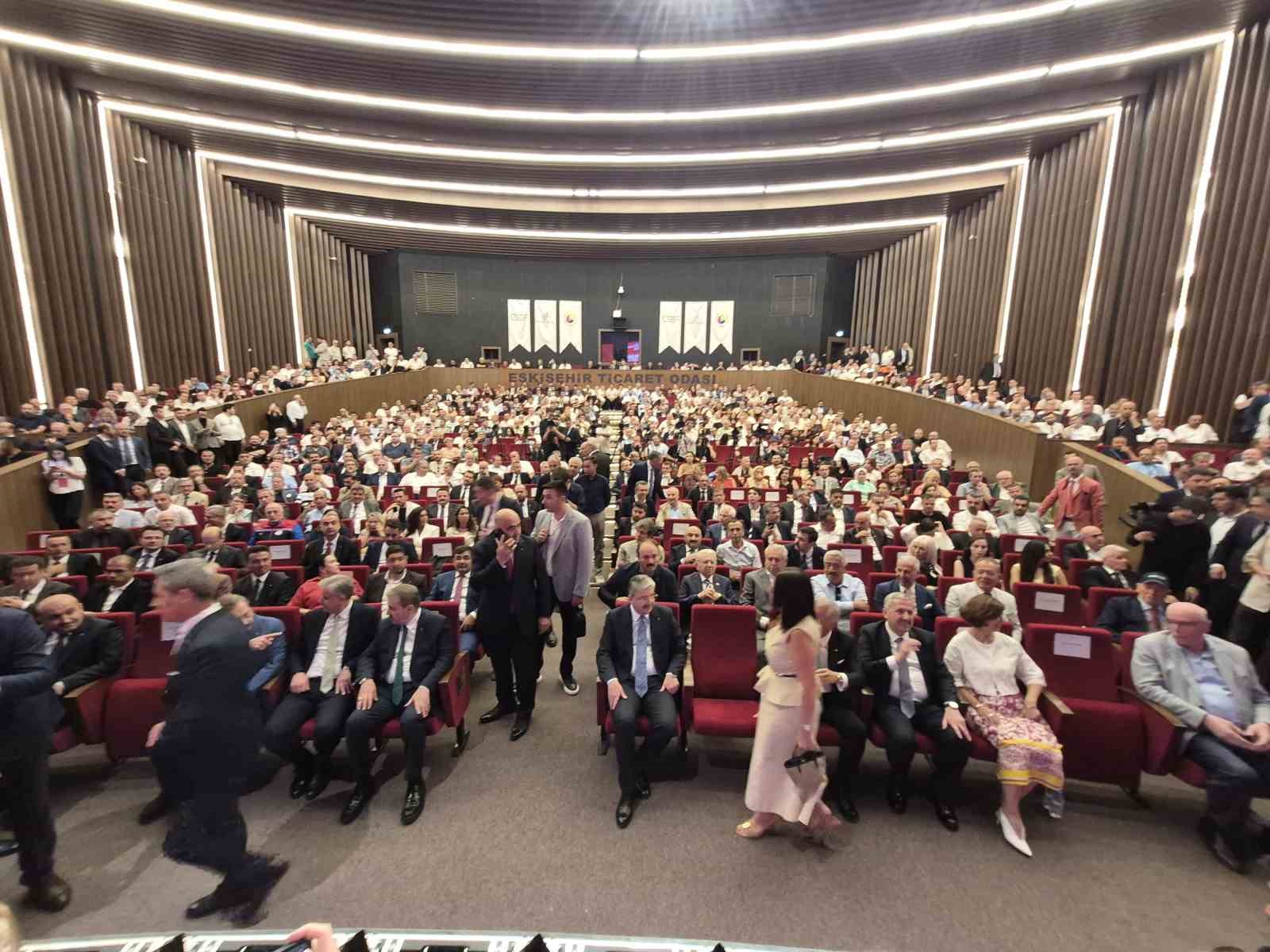 TOBB Başkanı Hisarcıklıoğlu: "Eskişehir’imiz Paris’le, Londra’yla, Berlin’le yarışır halde"