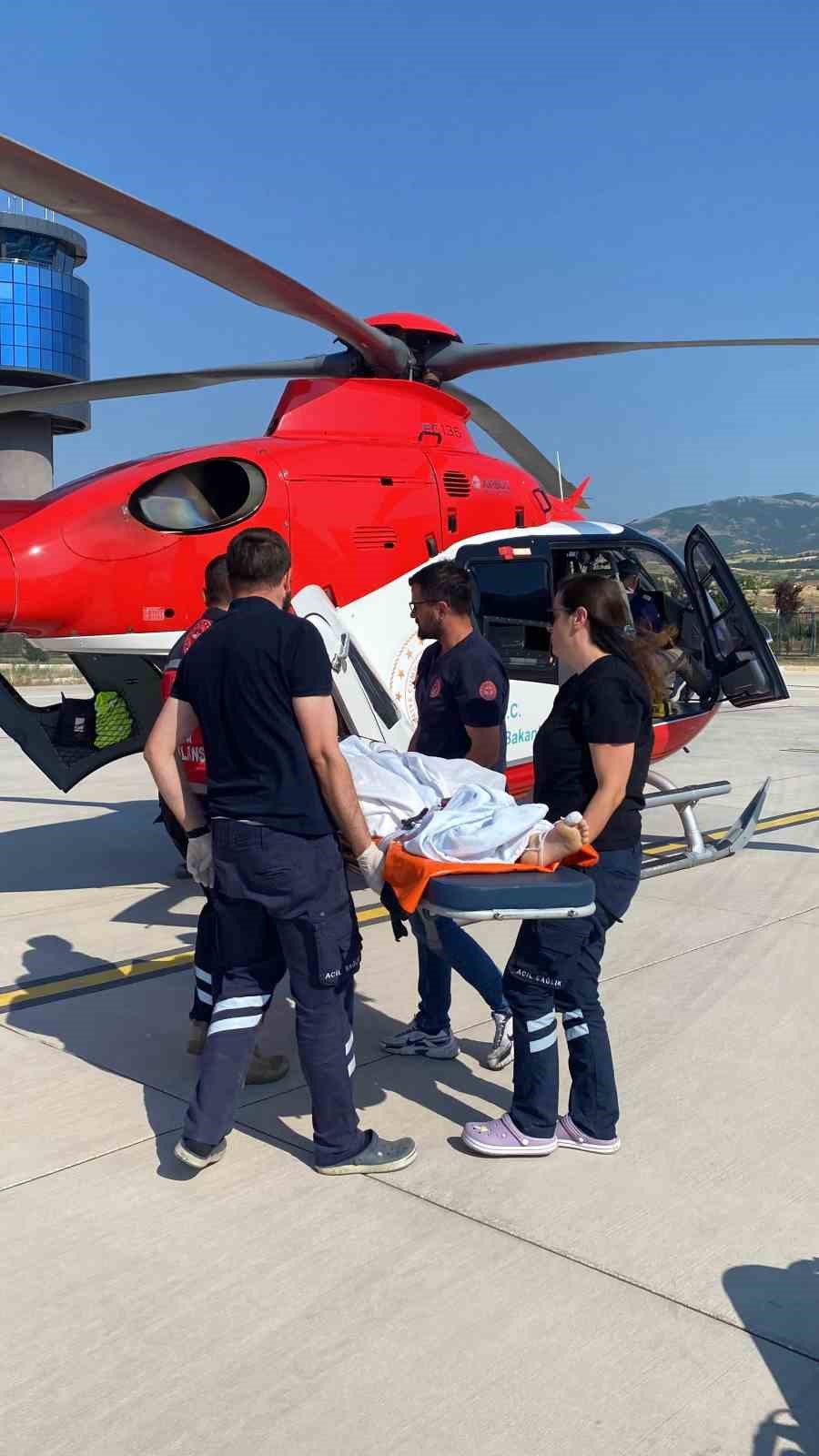 Tokat’ta kafa travması geçiren çocuk, helikopter ambulansla Ankara’ya sevk edildi
