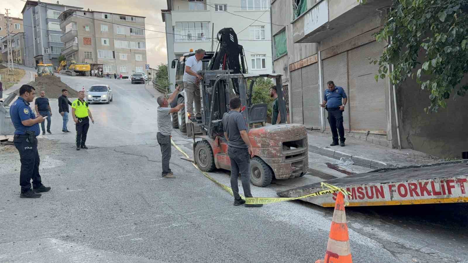 Forklift rampa aşağı inerken devrildi: 1’i ağır 2 yaralı