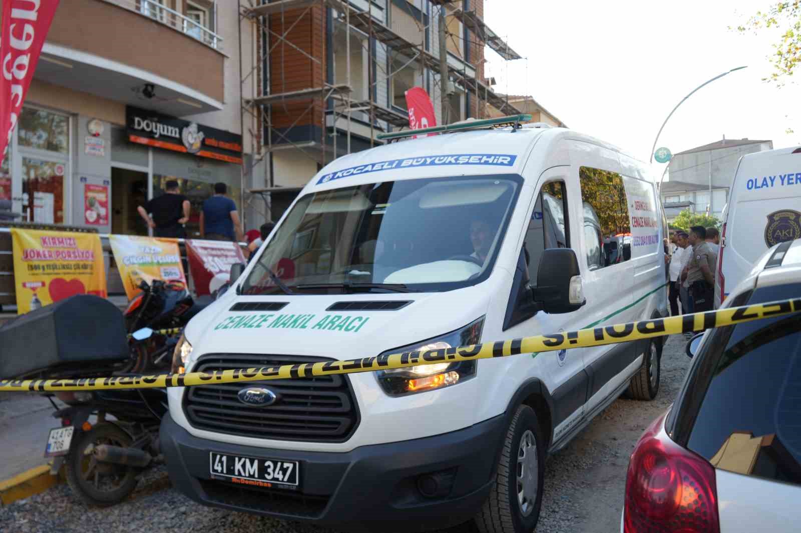 İskeleden düşen işçi hayatını kaybetti