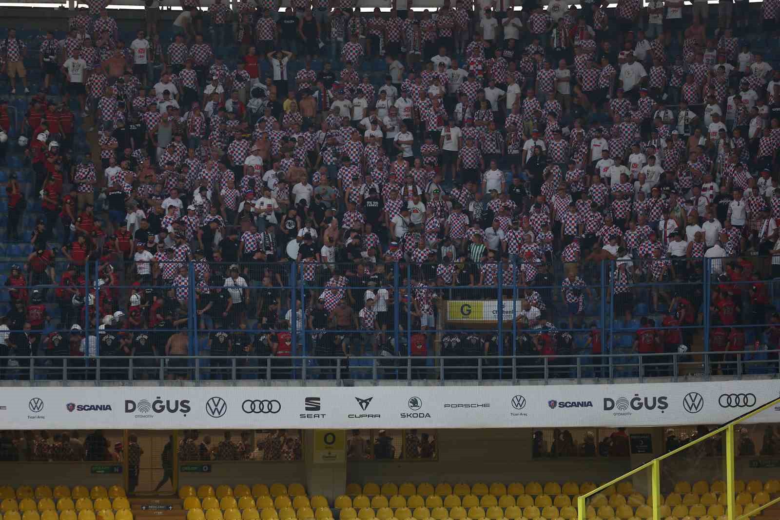 UEFA Şampiyonlar Ligi: Fenerbahçe: 0 - Gornik Zabrze: 0 (Maç devam ediyor)