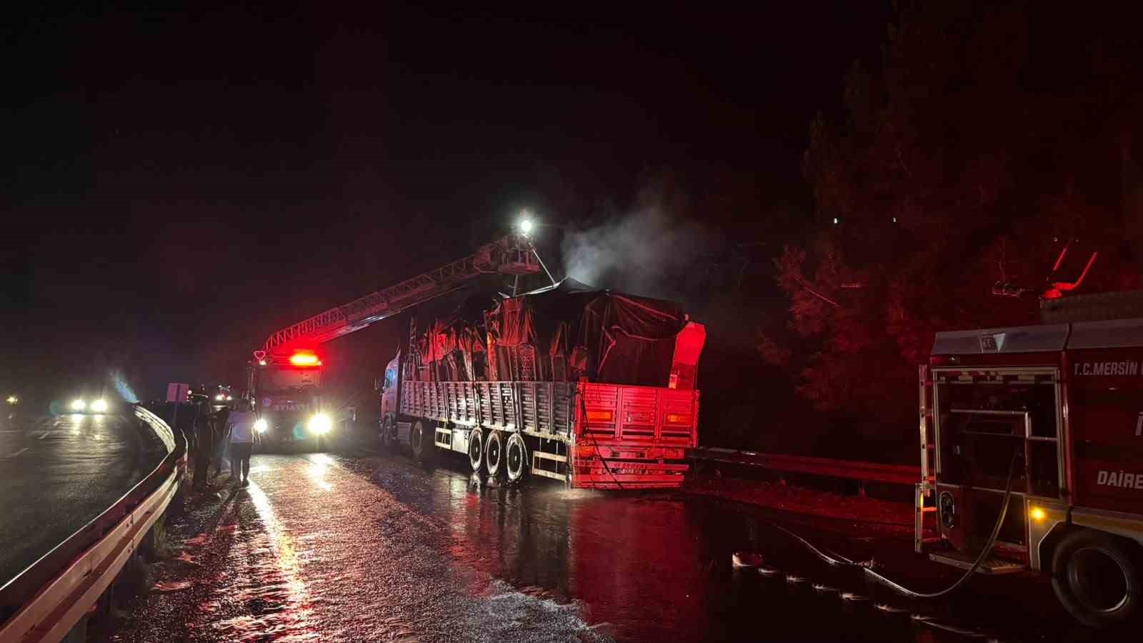 Seyir halindeki tırda yangın paniği