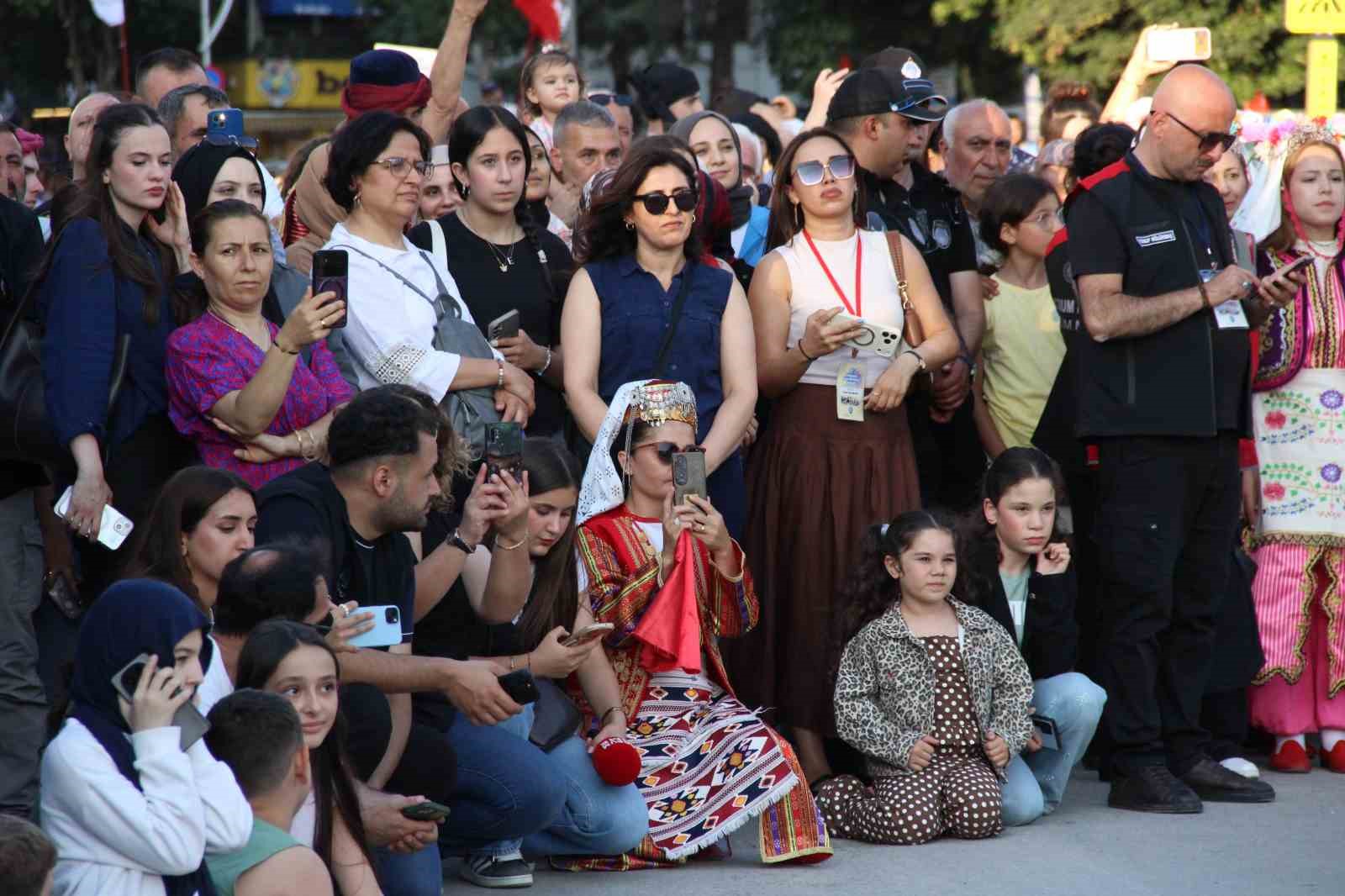 "38. Uluslararası Hitit Fuar ve Festivali" kortej yürüyüşüyle başladı