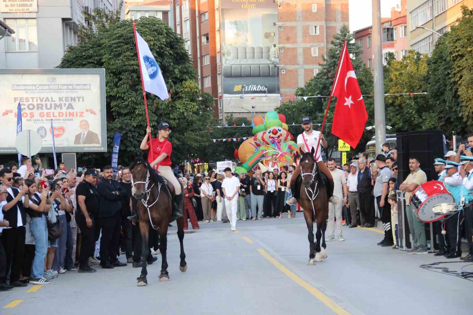 "38. Uluslararası Hitit Fuar ve Festivali" kortej yürüyüşüyle başladı