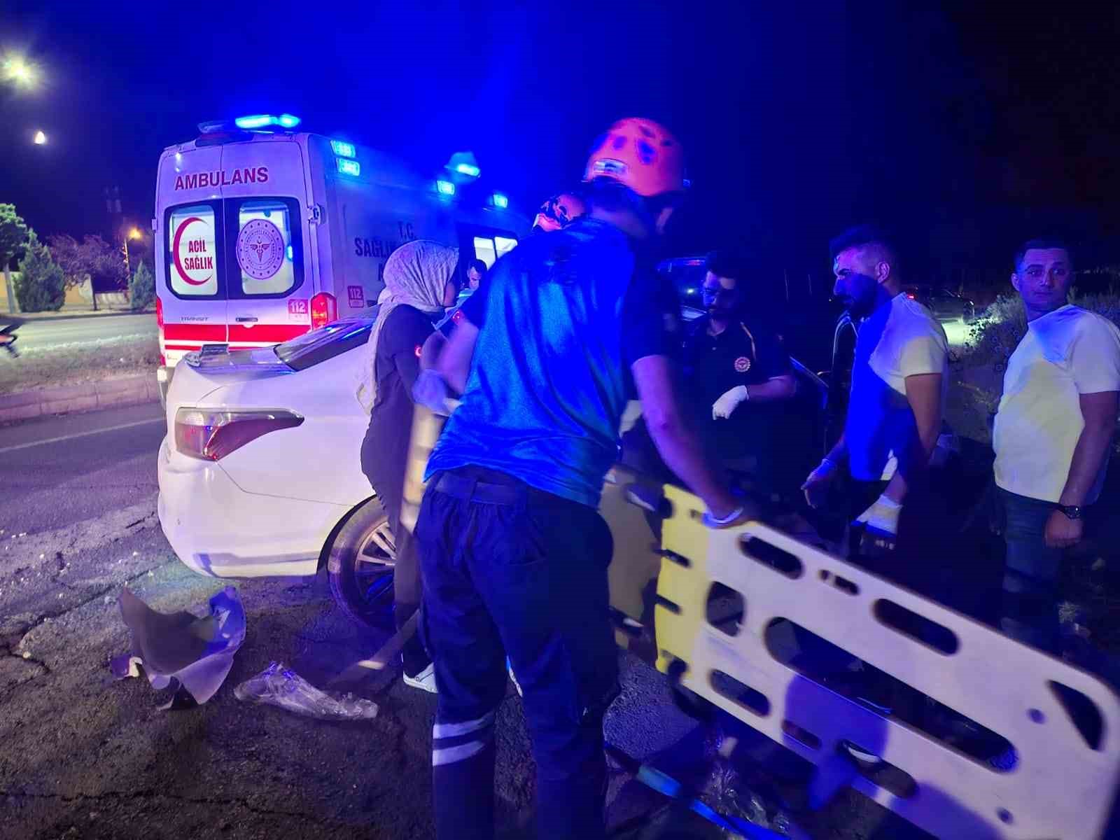 Bingöl’de iki otomobil çarpıştı: 2 yaralı