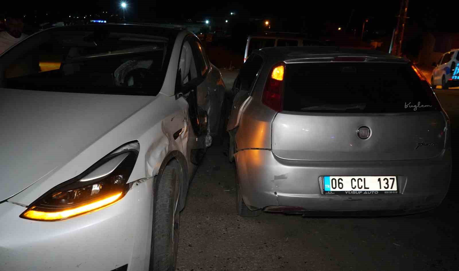 Kırıkkale’de iki otomobil çarpıştı: 4 yaralı