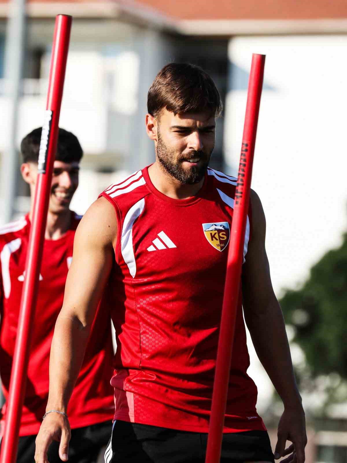 Kayserispor’da Cardoso, Onugkha ve Bennaser kadro dışı