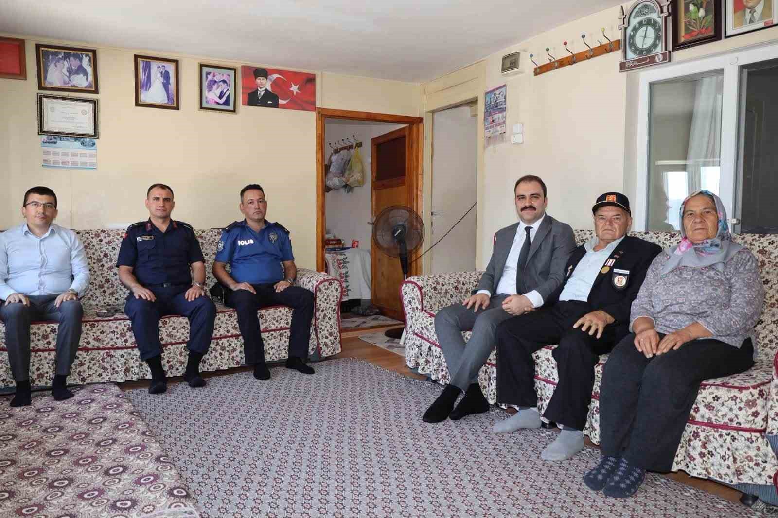 Kaymakam Battal, şehit ailesi ve gaziyi yalnız bırakmadı
