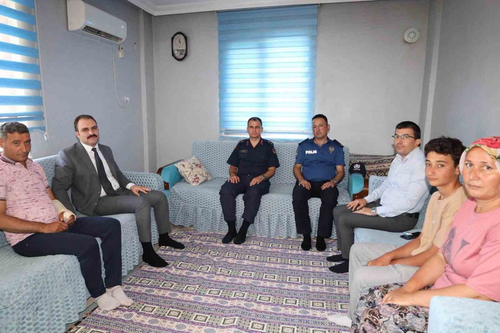 Kaymakam Battal, şehit ailesi ve gaziyi yalnız bırakmadı