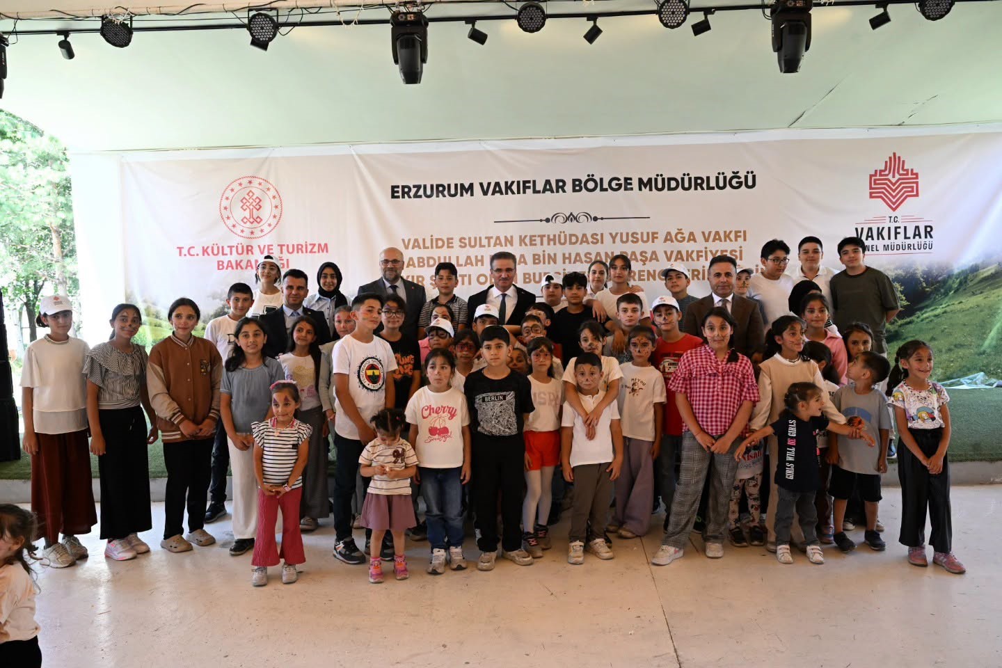 Vali Aydın Baruş, vakıf bursiyeri öğrencilerle piknik şöleninde buluştu