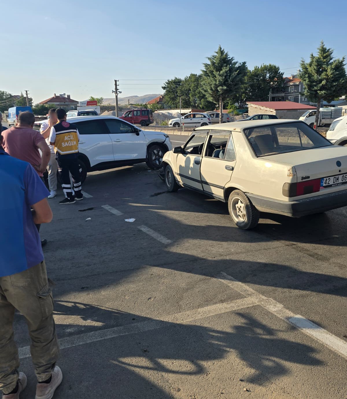 Kavşakta meydana gelen kazada yolcu yaralandı