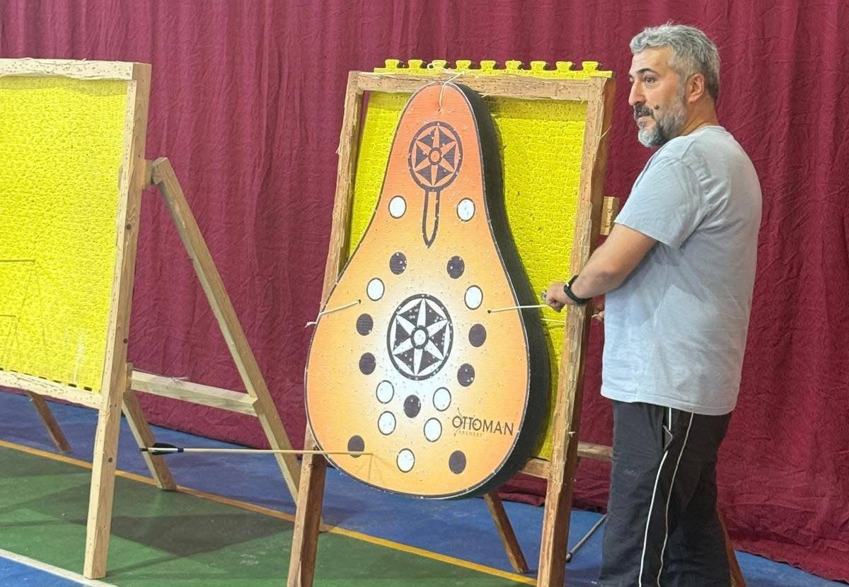 Sarıgöllü okçular hedefi şaşırmıyor