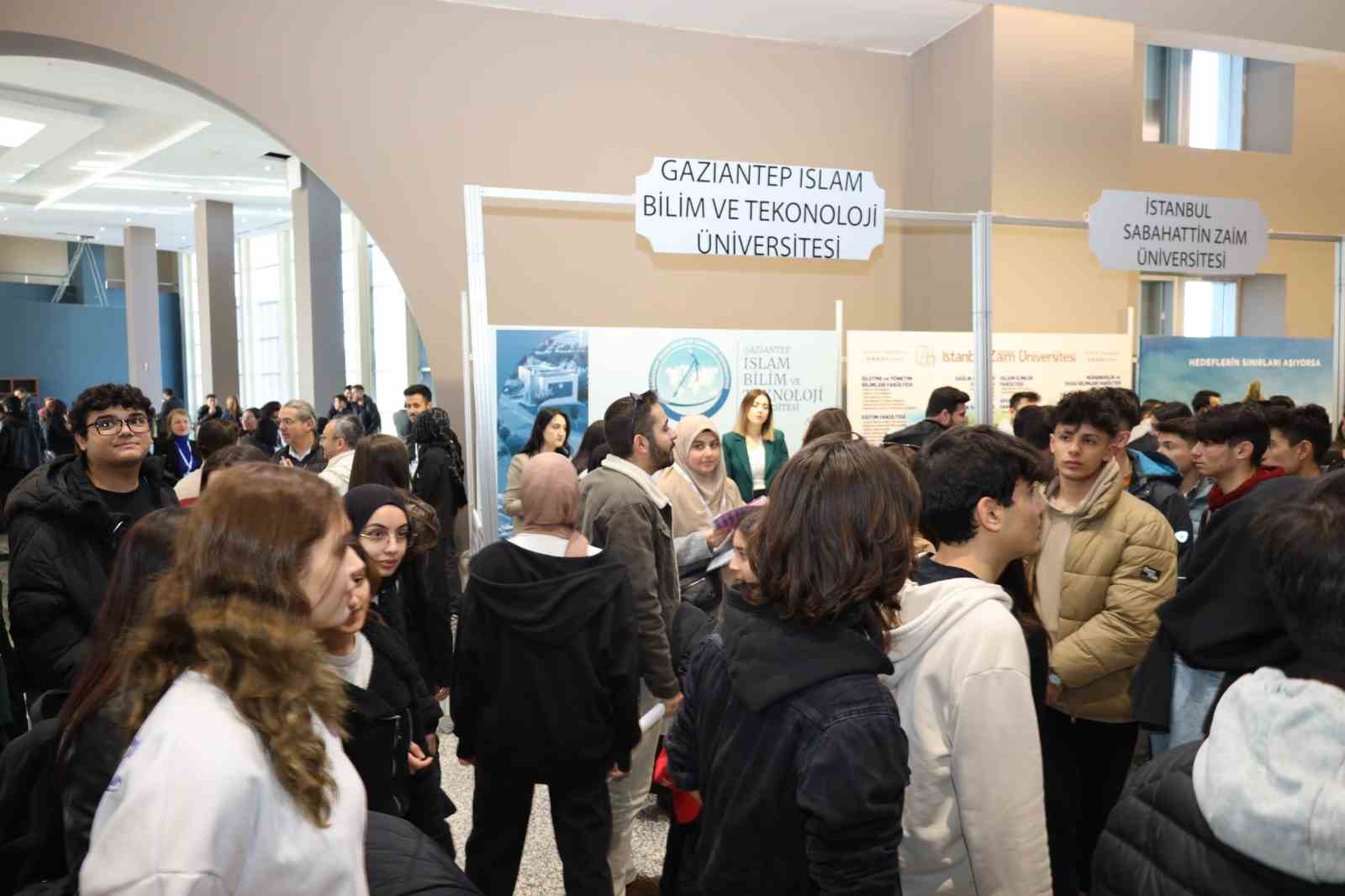GİBTÜ, tercih döneminde aday öğrencilerle buluşuyor